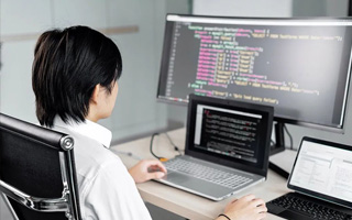 贵港 ,php声明和调用变量的符号是什么？